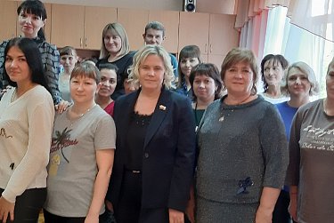 Татьяна Казармщикова поздравила воспитателей 